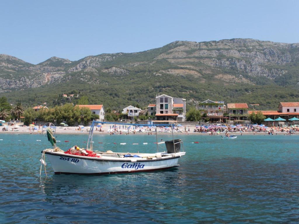Apartments Galija Petrovac المظهر الخارجي الصورة